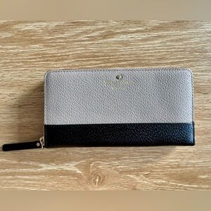 ♠️Kate Spade New York Grand Street Large Colorblock Lacy Wallet Stoneice Black
